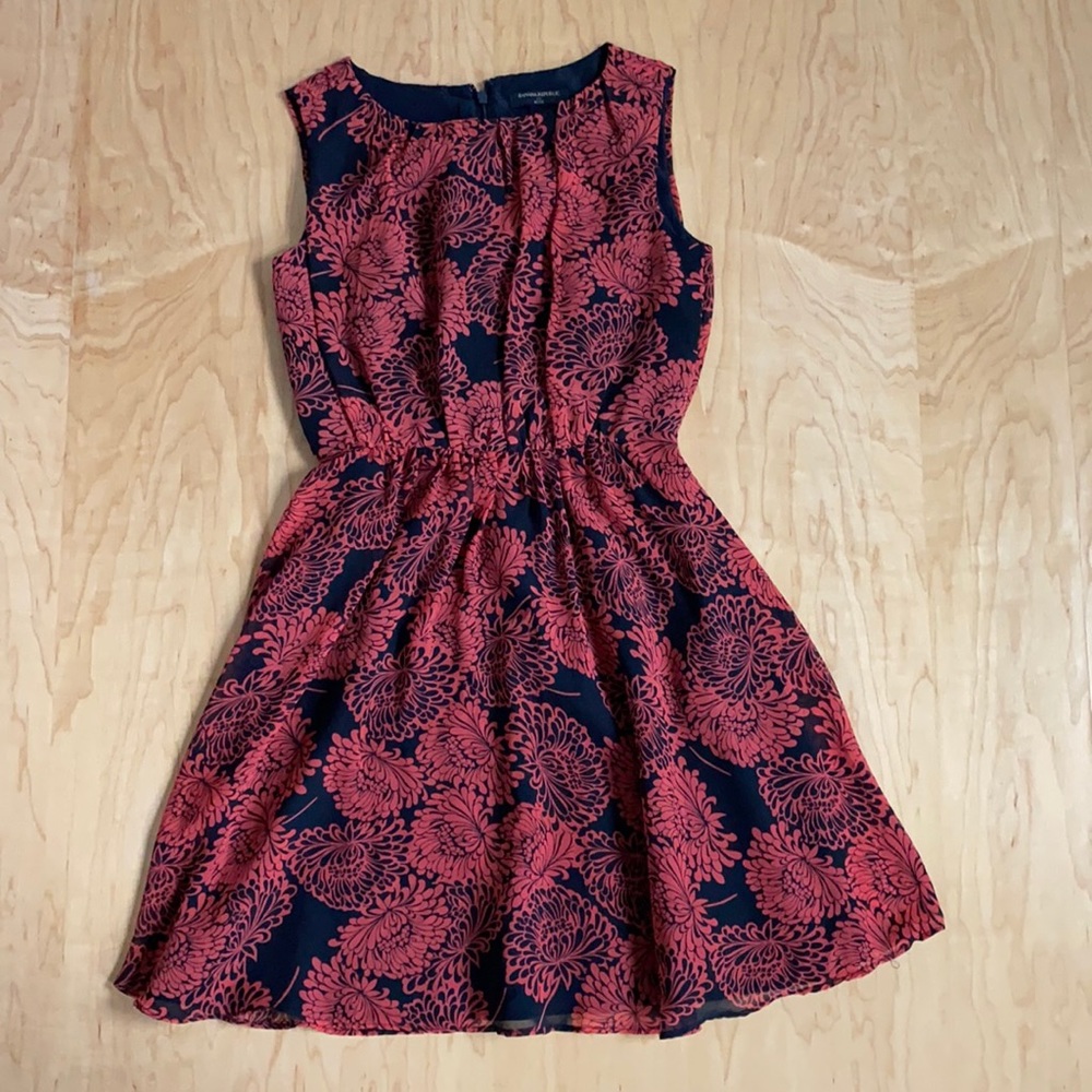 Banana Republic fit and flare dress - women’s size 2 petite